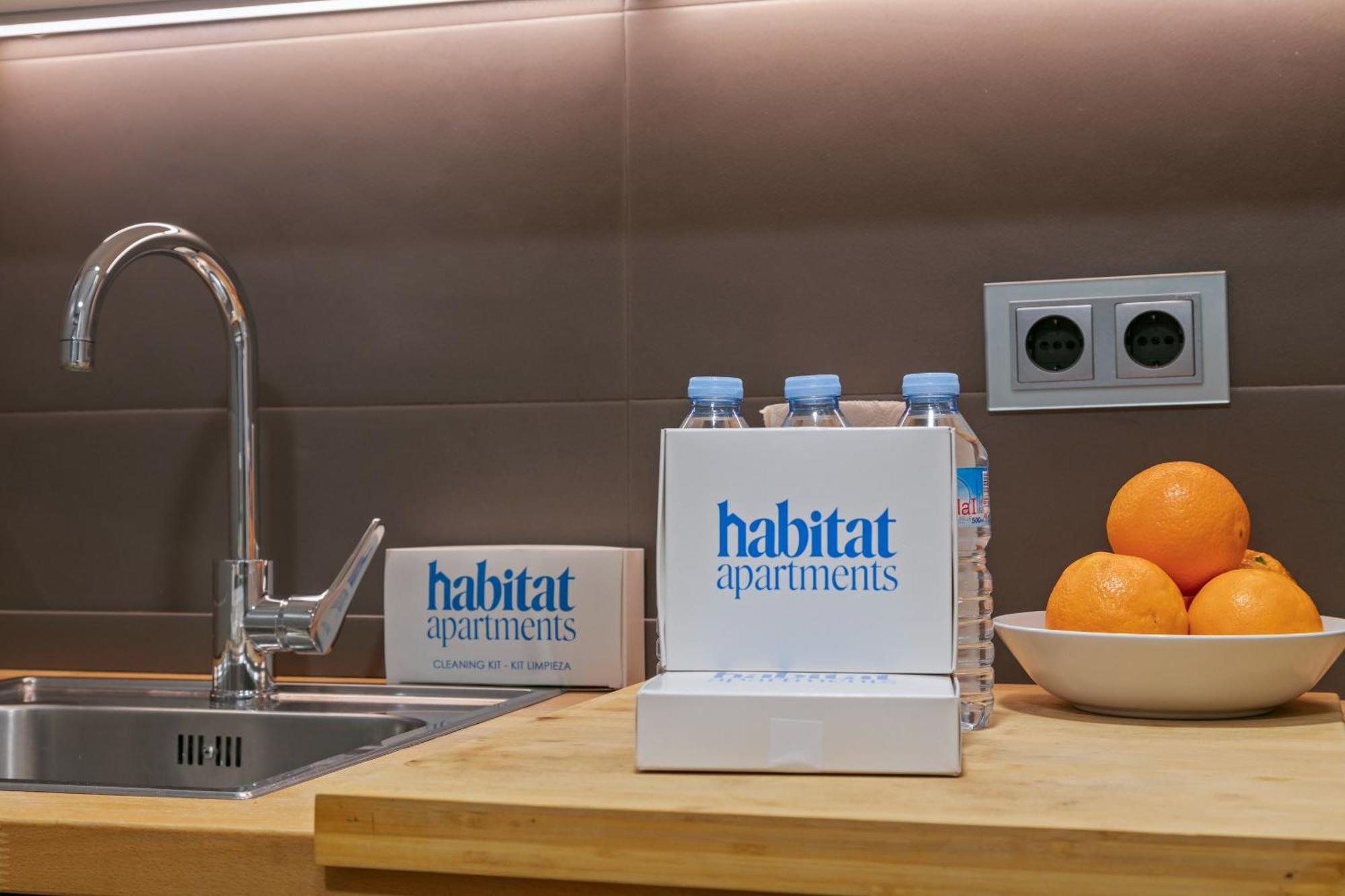 Habitat Apartments Carders Барселона Екстериор снимка
